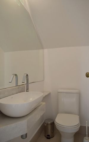Casa para alugar com 200m², 3 quartos e 3 vagasLavabo