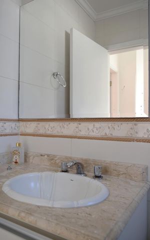 Casa para alugar com 200m², 3 quartos e 3 vagasBanheiro