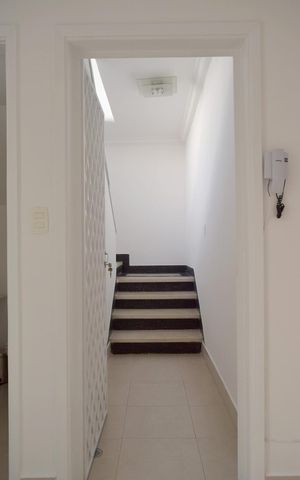 Casa para alugar com 200m², 3 quartos e 3 vagasAcesso piso superior - área íntima