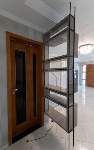 Casa à venda com 230m², 3 quartos e 5 vagas Casa à venda com 230m², 3 quartos e 5 vagasSala