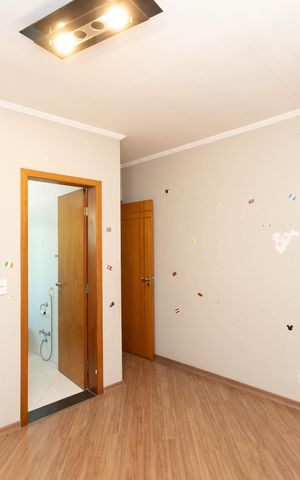 Casa à venda com 230m², 3 quartos e 5 vagas Casa à venda com 230m², 3 quartos e 5 vagasSuíte 3