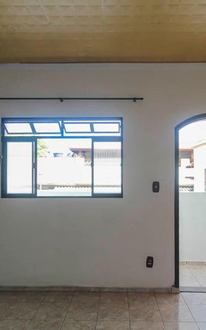 Casa para alugar com 250m², 2 quartos e 2 vagas Casa para alugar com 250m², 2 quartos e 2 vagasSala