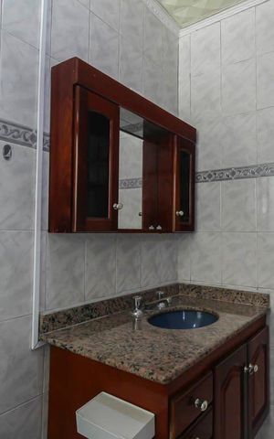 Casa para alugar com 250m², 2 quartos e 2 vagas Casa para alugar com 250m², 2 quartos e 2 vagasBanheiro da Suíte
