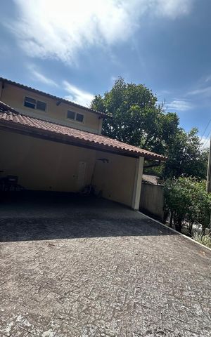 Casa de condomínio para alugar com 276m², 4 quartos e 4 vagas