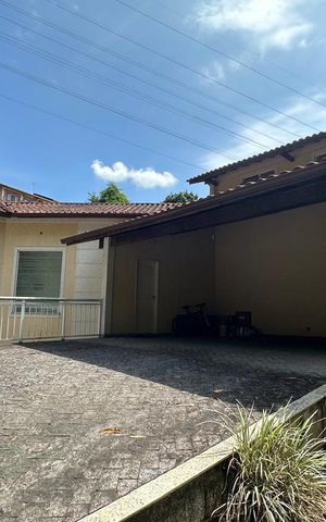 Casa de condomínio para alugar com 276m², 4 quartos e 4 vagas