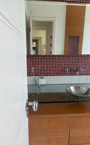 Casa de condomínio para alugar com 276m², 4 quartos e 4 vagas
