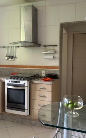 Casa de condomínio para alugar com 276m², 4 quartos e 4 vagas