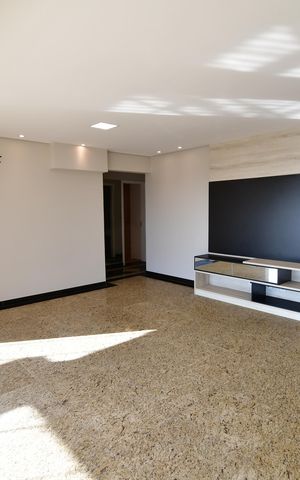 Apartamento para alugar com 184m², 3 quartos e 3 vagasSala