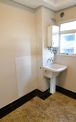 Apartamento para alugar com 184m², 3 quartos e 3 vagasÁrea de Serviço