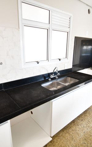 Apartamento para alugar com 184m², 3 quartos e 3 vagasCozinha