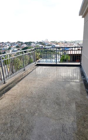 Apartamento para alugar com 184m², 3 quartos e 3 vagasBanheiro de serviço 