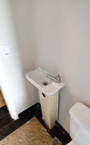 Apartamento para alugar com 184m², 3 quartos e 3 vagasBanheiro de serviço