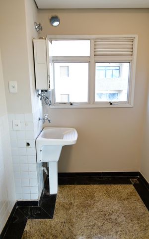 Apartamento para alugar com 184m², 3 quartos e 3 vagasÁrea de Serviço