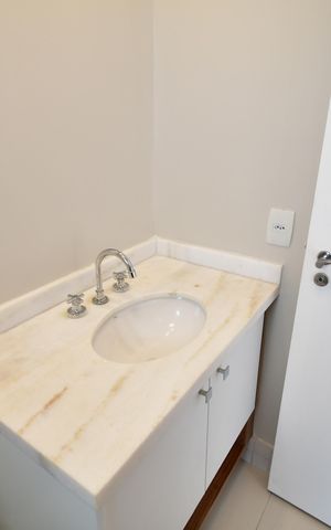 Apartamento para alugar com 184m², 3 quartos e 3 vagasBanheiro Suíte