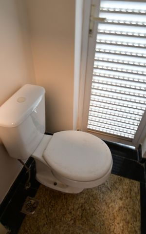 Apartamento para alugar com 184m², 3 quartos e 3 vagasBanheiro de serviço