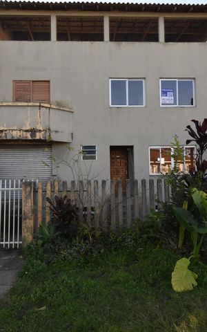 Casa à venda com 260m², 3 quartos e 2 vagasFachada