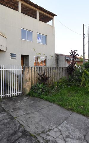Casa à venda com 260m², 3 quartos e 2 vagasFachada