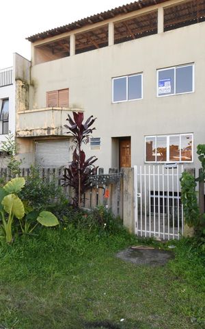 Casa à venda com 260m², 3 quartos e 2 vagasFachada