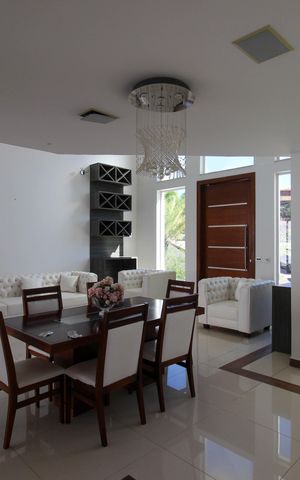 Casa de condomínio para alugar com 520m², 3 quartos e 4 vagas