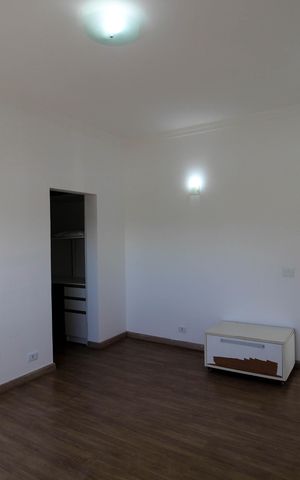 Casa de condomínio para alugar com 520m², 3 quartos e 4 vagas