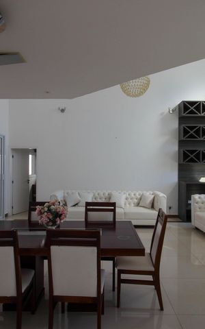 Casa de condomínio para alugar com 520m², 3 quartos e 4 vagas