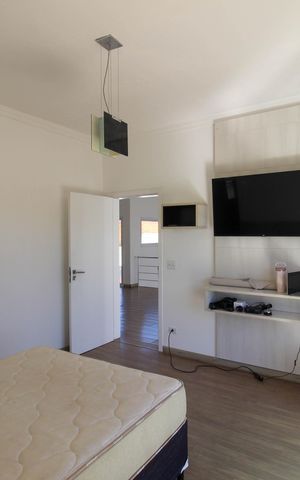 Casa de condomínio para alugar com 520m², 3 quartos e 4 vagas