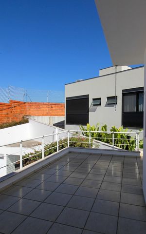 Casa de condomínio para alugar com 520m², 3 quartos e 4 vagas