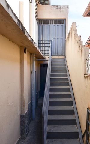 Casa à venda com 480m², 5 quartos e 1 vaga Casa à venda com 480m², 5 quartos e 1 vagaEntrada Casa 1