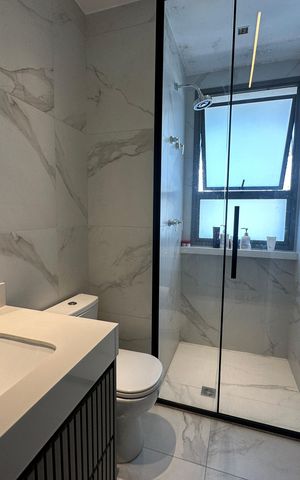Apartamento para alugar com 175m², 3 quartos e 3 vagas Apartamento para alugar com 175m², 3 quartos e 3 vagasBanheiro da Suíte 1