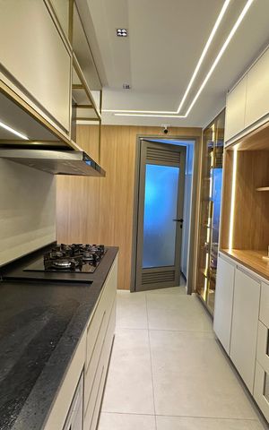 Apartamento para alugar com 175m², 3 quartos e 3 vagas Apartamento para alugar com 175m², 3 quartos e 3 vagasCozinha