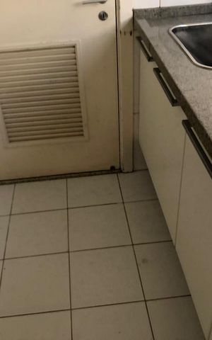 Apartamento à venda com 169m², 4 quartos e 3 vagas Apartamento à venda com 169m², 4 quartos e 3 vagasÁrea de serviço