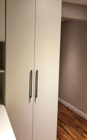 Apartamento à venda com 169m², 4 quartos e 3 vagas Apartamento à venda com 169m², 4 quartos e 3 vagasCloset