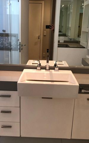 Apartamento à venda com 169m², 4 quartos e 3 vagas Apartamento à venda com 169m², 4 quartos e 3 vagasBanheiro