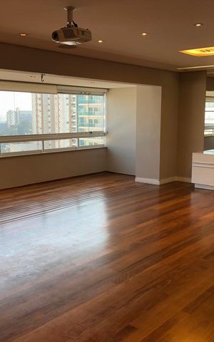 Apartamento à venda com 169m², 4 quartos e 3 vagas Apartamento à venda com 169m², 4 quartos e 3 vagasSala