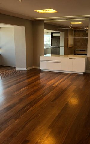 Apartamento à venda com 169m², 4 quartos e 3 vagas Apartamento à venda com 169m², 4 quartos e 3 vagasSala
