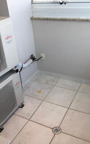 Apartamento à venda com 169m², 4 quartos e 3 vagas Apartamento à venda com 169m², 4 quartos e 3 vagasVaranda