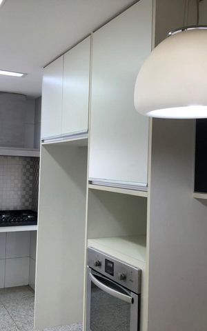 Apartamento à venda com 169m², 4 quartos e 3 vagas Apartamento à venda com 169m², 4 quartos e 3 vagasCozinha