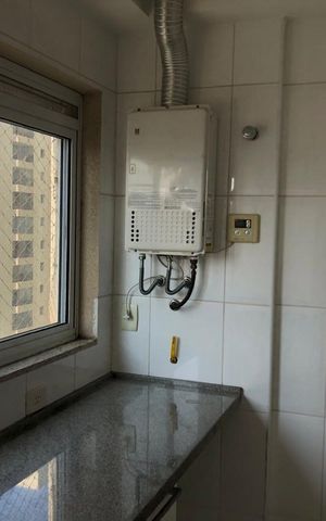 Apartamento à venda com 169m², 4 quartos e 3 vagas Apartamento à venda com 169m², 4 quartos e 3 vagasÁrea de serviço