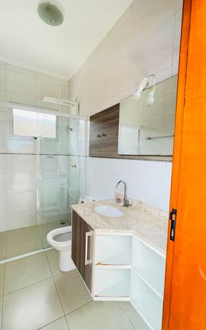 Casa de condomínio para alugar com 288m², 3 quartos e 4 vagas Casa de condomínio para alugar com 288m², 3 quartos e 4 vagasBanheiro Suíte