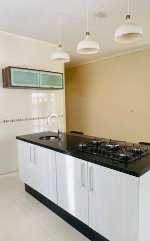 Casa de condomínio para alugar com 288m², 3 quartos e 4 vagas Casa de condomínio para alugar com 288m², 3 quartos e 4 vagasCozinha