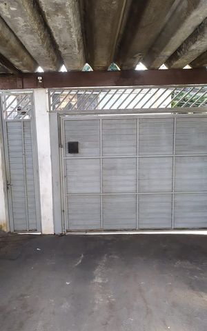 Casa à venda com 175m², 5 quartos e sem vaga Casa à venda com 175m², 5 quartos e sem vagaÁrea Externa