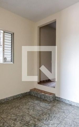 Casa à venda com 175m², 5 quartos e sem vaga Casa à venda com 175m², 5 quartos e sem vagaSala - Casa 4