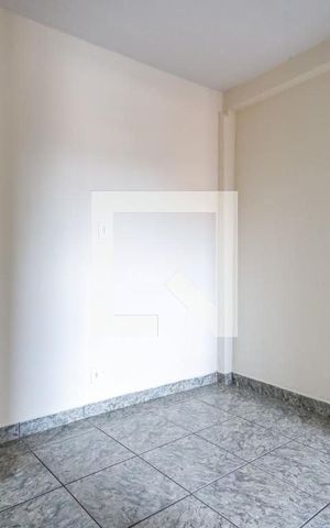 Casa à venda com 175m², 5 quartos e sem vaga Casa à venda com 175m², 5 quartos e sem vagaSala - Casa 4