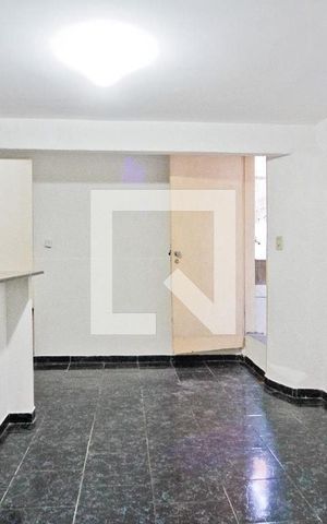 Casa à venda com 175m², 5 quartos e sem vaga Casa à venda com 175m², 5 quartos e sem vagaSala - Casa 1