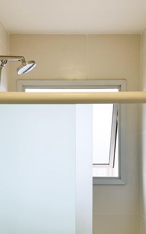 Apartamento à venda com 77m², 2 quartos e 1 vaga Apartamento à venda com 77m², 2 quartos e 1 vagaBanheiro Social