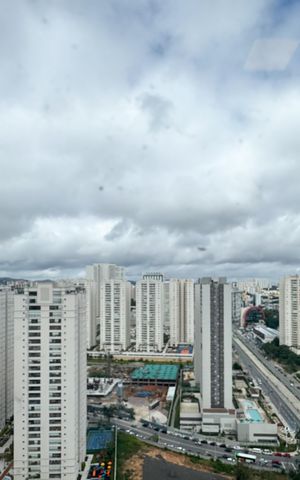 Apartamento à venda com 77m², 2 quartos e 1 vaga Apartamento à venda com 77m², 2 quartos e 1 vagaVista - Sacada