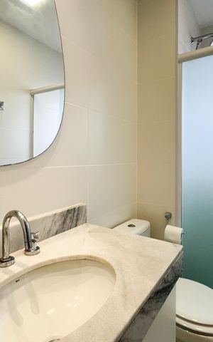 Apartamento à venda com 77m², 2 quartos e 1 vaga Apartamento à venda com 77m², 2 quartos e 1 vagaBanheiro Social
