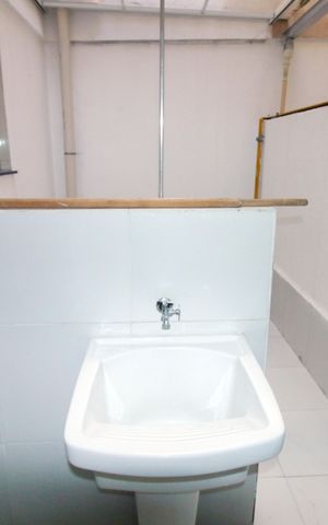 Casa à venda com 80m², 2 quartos e 1 vagaÁrea de Serviço