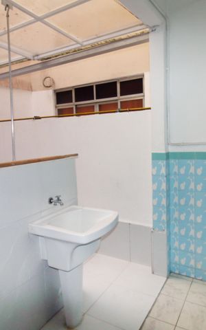 Casa à venda com 80m², 2 quartos e 1 vagaÁrea de Serviço