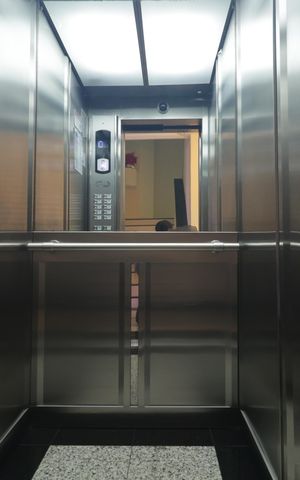 Apartamento à venda com 79m², 3 quartos e sem vagaElevador